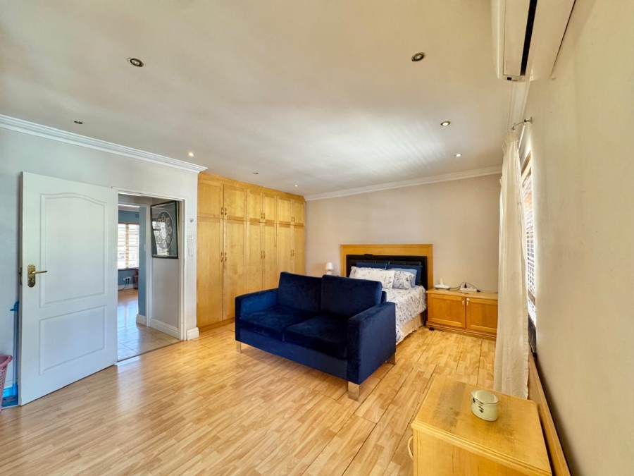 4 Bedroom Property for Sale in Zonnebloem Western Cape